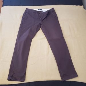 Abercrombie and Fitch Burgundy Athletic Slim Chino Pants Men size 34 32